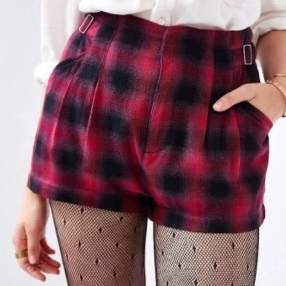 BDG Red Black Plaid High Waisted Pleated Shorts Side Buckle‎ Size 8 NWT